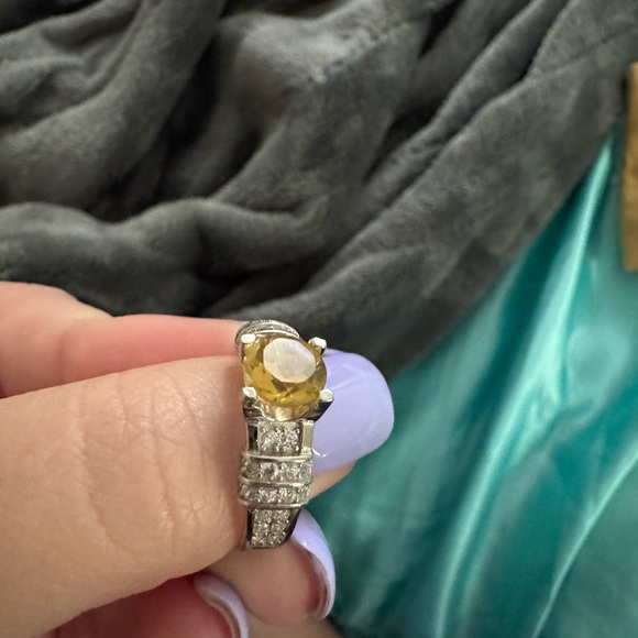 Ring - Picture 4 of 5